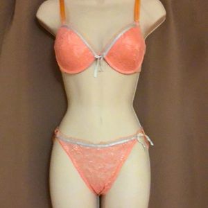 Donna Loren bra and panty set.